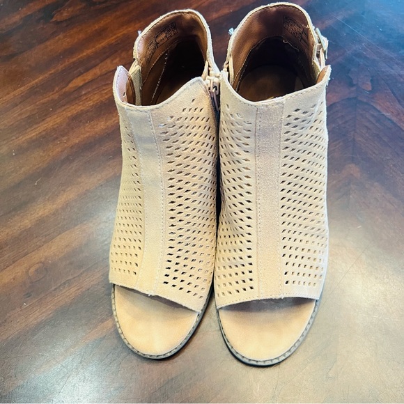 Vionic Peep Toe Ankle booties 7 - Picture 4 of 6